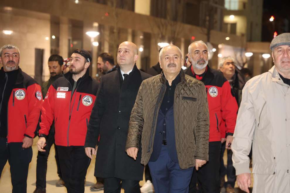 Başkan Büyükgöz, Hatay'da deprem şehitlerini andı
