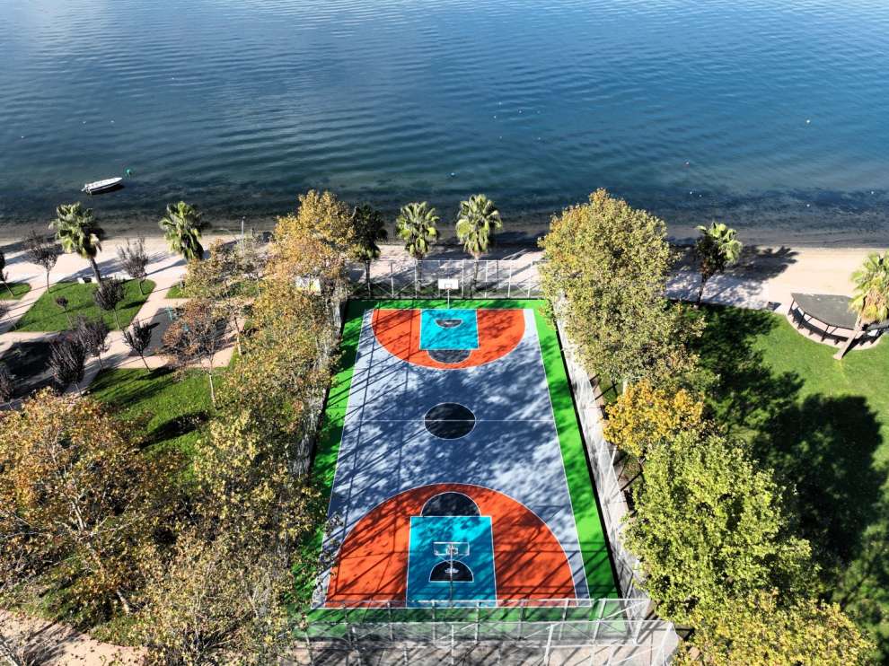 Büyükşehir’den spor sahalarına yenileme çalışması