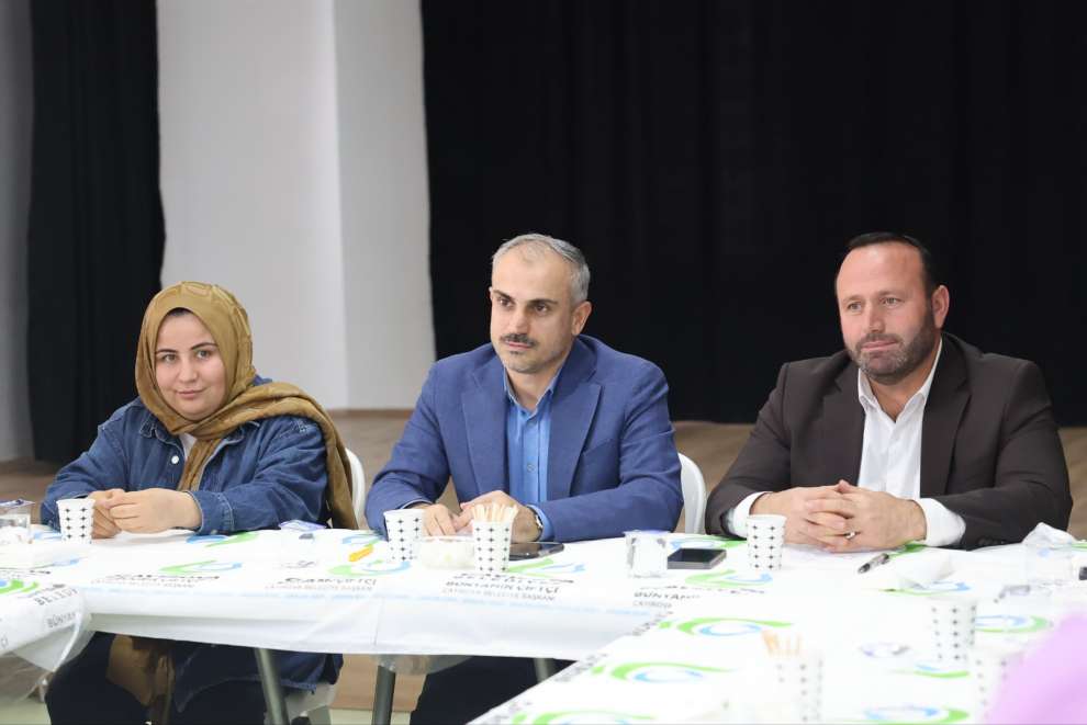 Çiftçi, Akse Bilgi Evi’ndeki kursiyer ve velilerle bir araya geldi