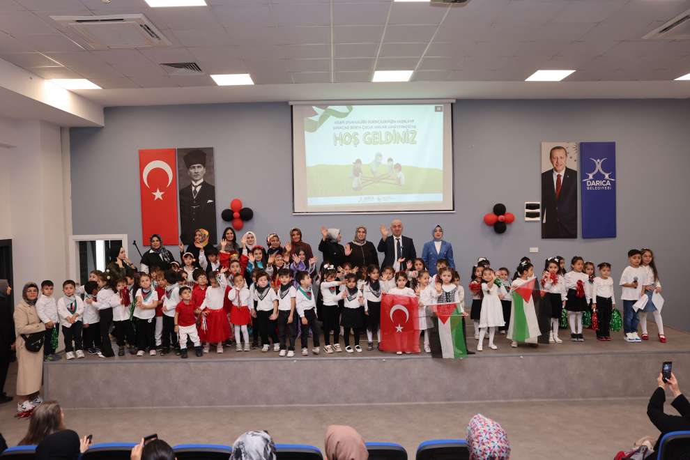 Darıcalı çocuklar Gazze için sahneye çıktı