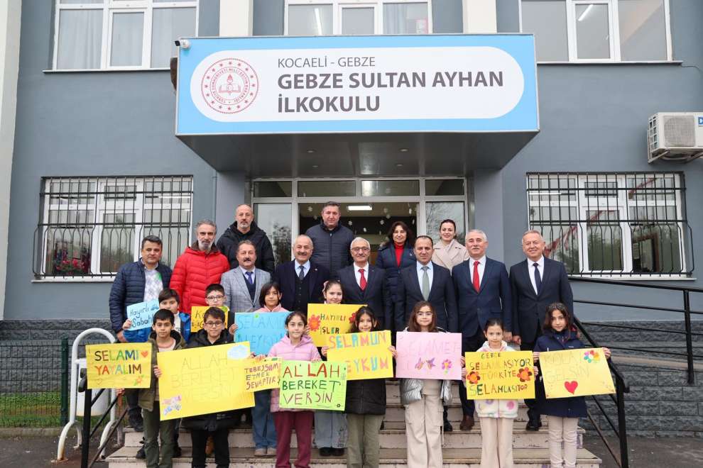 Sultan Ayhan İlkokulu’nda Yarıyıl Karneleri Dağıtıldı