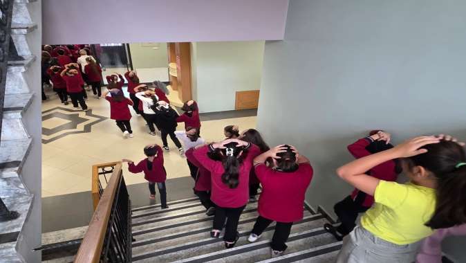 1 yılda 37 bin öğrenciye hem eğitim hem tatbikat