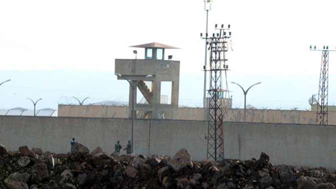 6 PKKlının firar ettiği cezaevinde, kuledeki nöbetçi asker uyumaya gitmiş