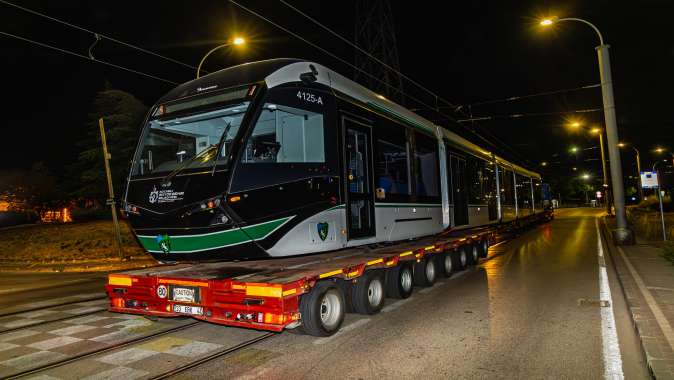 7.tramvay da raylarla buluştu