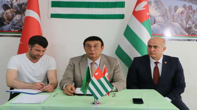 Abhaz derneğinde Konca seçilmiş başkan