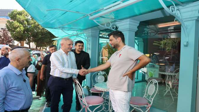 Ak Parti Gebze Sahada ,5 Başkan bir arada esnafla buluştu