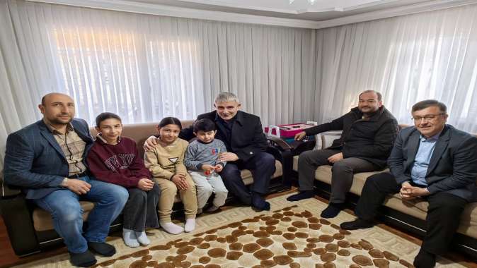 AK PARTİ İLÇE BAŞKANI RECEP KAYA BİR KEZ DAHA GÖNÜLLERİ FETHETTİ