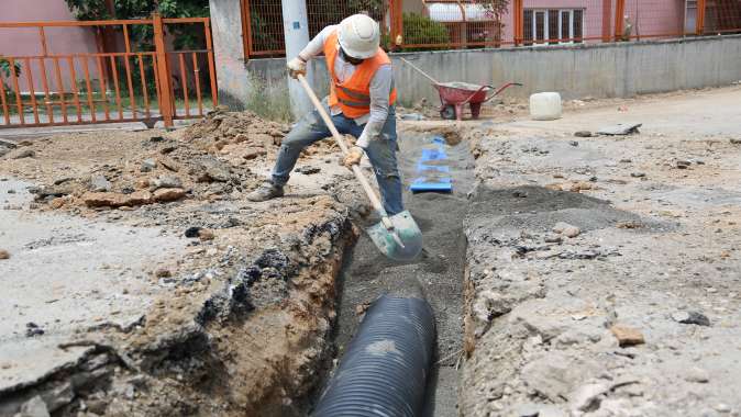 Altyapı ve üstyapı çalışmaları tam gaz