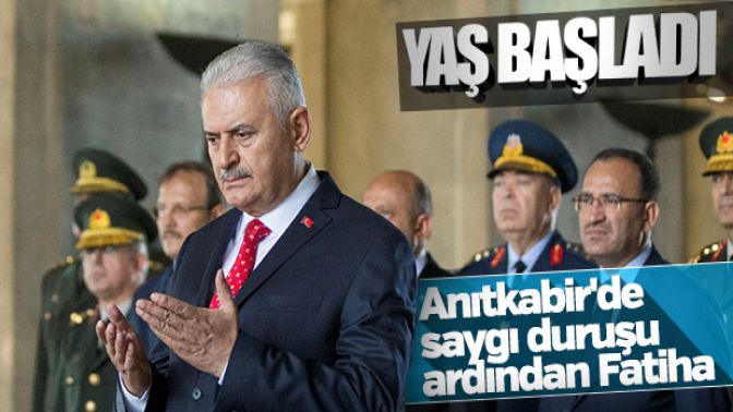 Başbakan saygı duruşunda Fatiha okudu