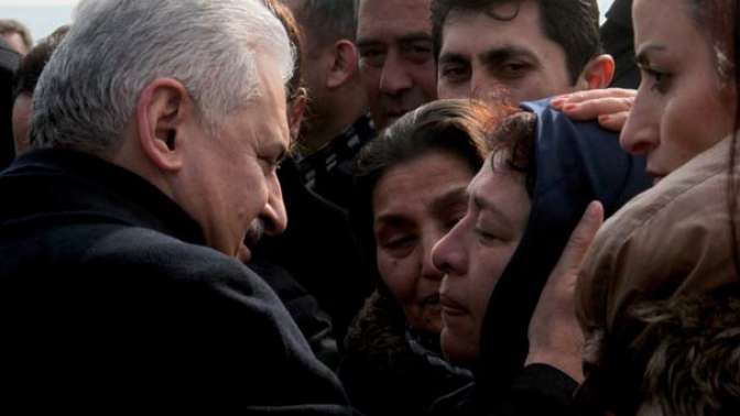 Başbakan Yıldırım, birlikte yemek yediği El Bab şehidinin cenazesine katıldı