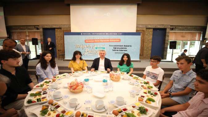 Başkan Büyükakın’dan Kocaeli’nin başarılı gençlerine kutlama