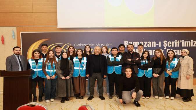 BAŞKAN BÜYÜKGÖZ, İFTAR SOFRASINDA GENÇLERLE BİR ARAYA GELDİ