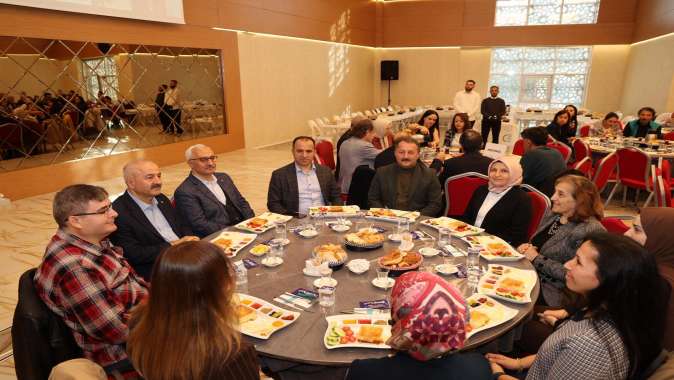 BAŞKAN BÜYÜKGÖZ ÖĞRETMENLERLE BİR ARAYA GELDİ