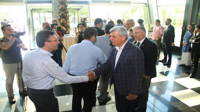 Başkan, Büyükşehir personeliyle bayramlaştı