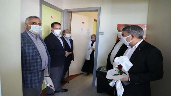 Başkan Şayir’den sağlıkçılara bayram ziyareti