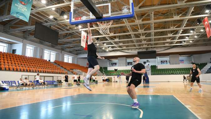 Basketbol takımı sezonu açtı