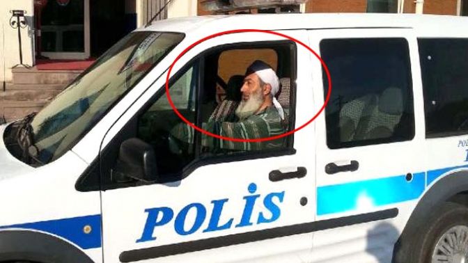 Bayramiçte Sarıklı- Sakallı Polis Şaşkınlığı
