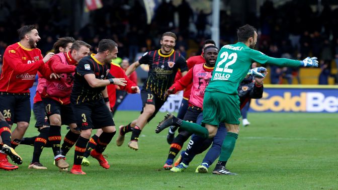 Benevento, Milanı son saniyede kalecisiyle yıktı