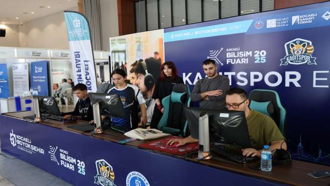 Bilişim Fuarı stantlarına 7’den 70’e yoğun ilgi