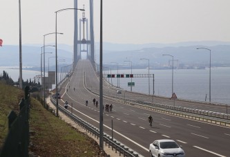 Bin 240 bisikletçi Osmangazi Köprüsü’nden geçti