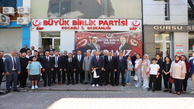 BÜYÜK BİRLİK PARTİSİNDE COŞKULU BAYRAMLAŞMA