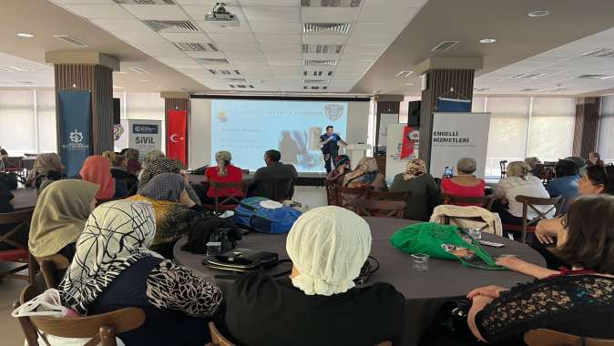 Büyükşehir’den büyüklerimize eğitim kampı