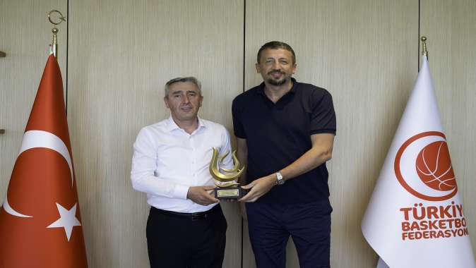 Çayırova Belediyesi Basketbol heyetinden Türkoğlu’na ziyaret