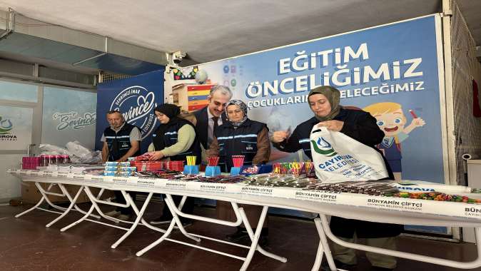 Çayırova Belediyesi’nden öğrencilere kırtasiye yardımı