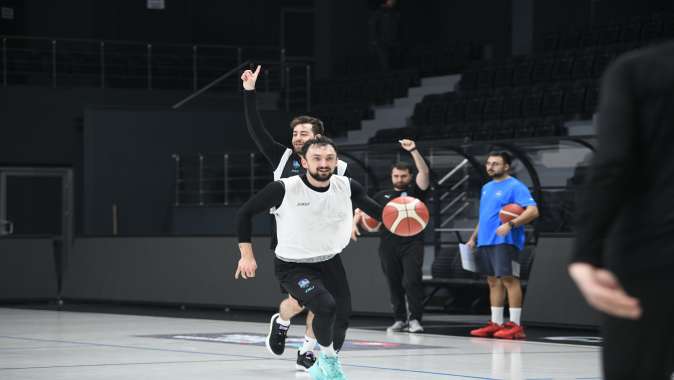 Çayırova Belediyesi’nin rakibi Bornova Belediye KSK Çayırova Belediyesi’nin rakibi Bornova Belediye KSK