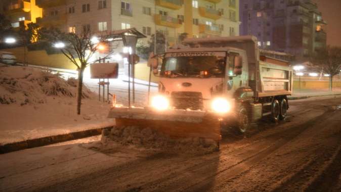 Çayırova’da karla mücadele çalışmaları