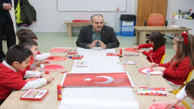 Çayırova’daki çocuk kulüplerinde bayrak coşkusu