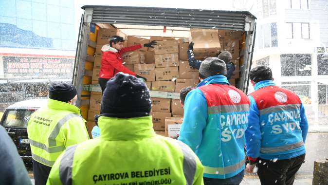 Çayırova’dan deprem bölgesine yardım TIR’ı