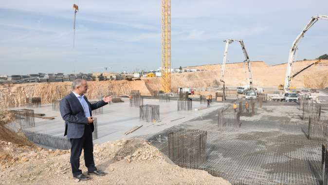 Çayırova Devlet Hastanesi’nin temel betonu dökülüyor