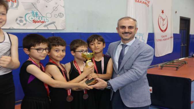 Çayırova’nın minik jimnastikçileri kürsüye çıktı
