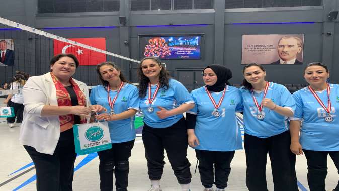 Çayırova’nın sultanları sahaya çıktı, kazanan dostluk oldu!