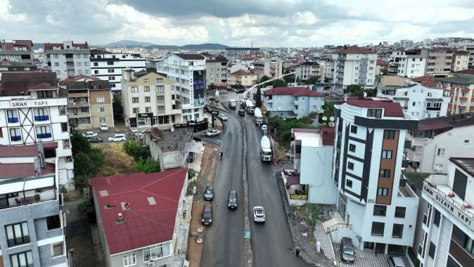 Çayırova Uğur Mumcu Caddesi modern kimliğine kavuşuyor;