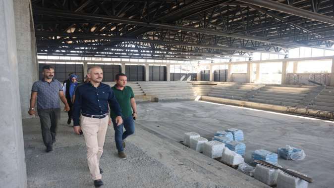 Çiftçi, Kapalı Spor Salonu ve Sporcu Fabrikası’nı inceledi