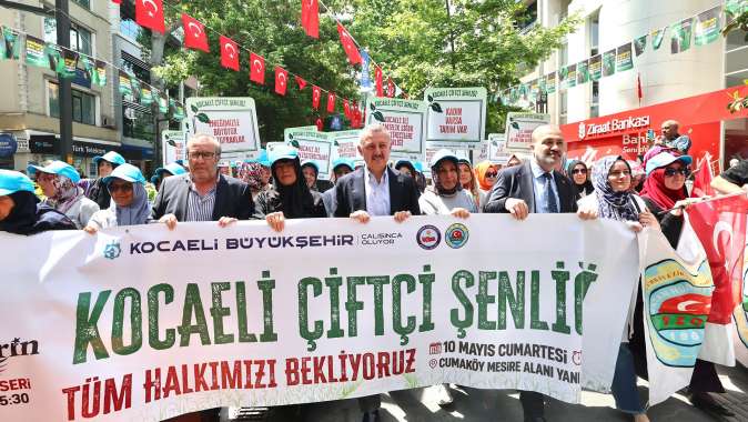 Cumhuriyet Bulvarı, çiftçilerin korteji ile şenlendi