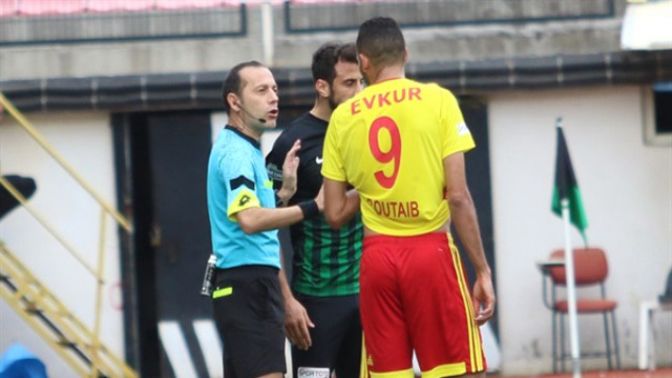 Cüneyt Çakır Net Penaltıyı Vermedi, Yeni Malatyasporluları çıldırttı