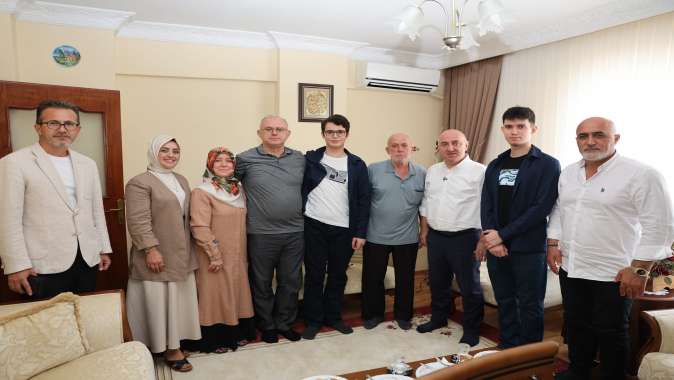 Darıca Belediyesi’nin eğitim desteği meyve vermeye devam ediyor