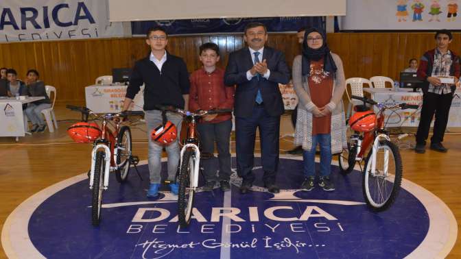 DARICA BİLGİ EVLERİ HEM YARIŞIYOR HEM EĞLENİYOR