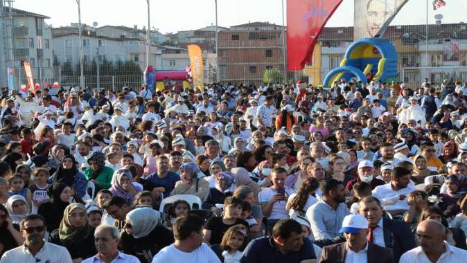 DARICA’DA GELENEKSEL SÜNNET ŞÖLENİ RENKLİ GÖRÜNTÜLERE SAHNE OLDU