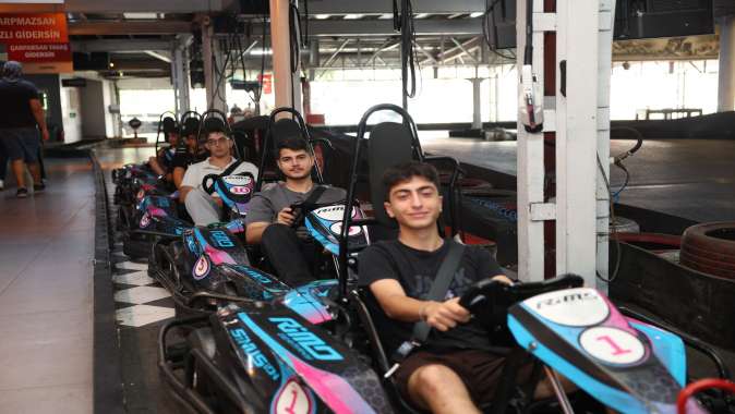 Darıca’da gençlere adrenalin dolu Go-Kart etkinliği