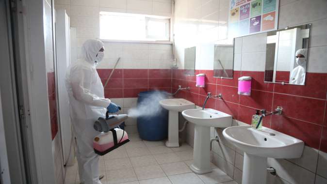 Darıca’da okullar dezenfekte ediliyor