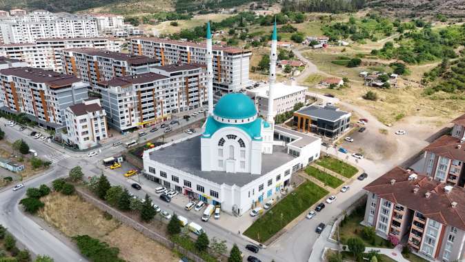 Derince Ahmet Yesevi Camii çevresi yeni kimliğe kavuştu