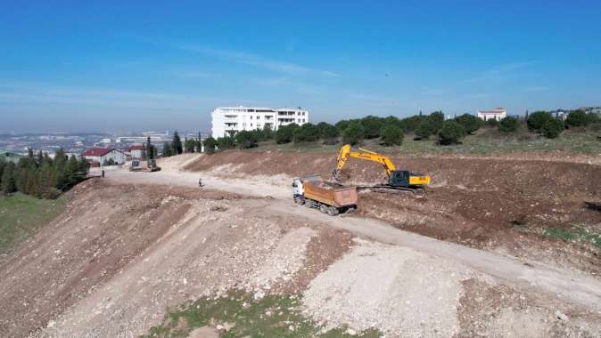 Dilovası Devlet Hastanesi’ne ulaşımı sağlayacak viyadüğün ayaklarına başlandı