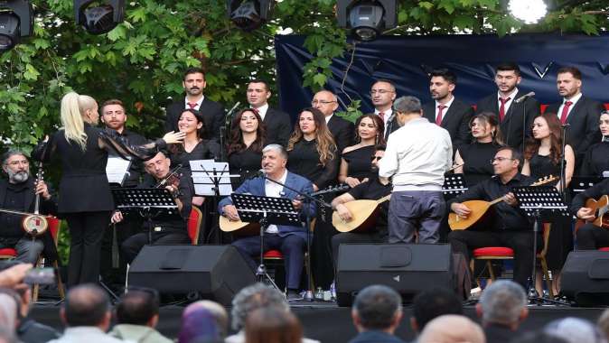 Dilovası Öğretmenler Korosu’ndan Unutulmaz Türkü Gecesi
