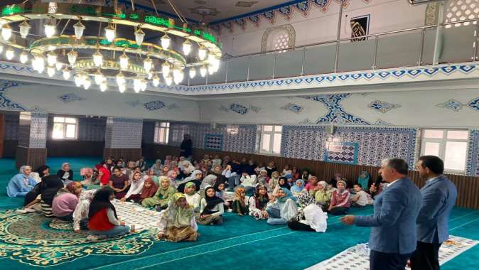 Dilovası'nda Yaz Kur'an Kursu Öğrencilerine Anlamlı Kahvaltı Buluşması