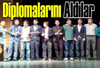 Diplomalarını aldılar