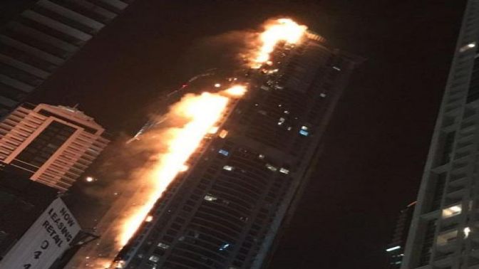 Dubaideki Towch Tower gökdeleninde yangın